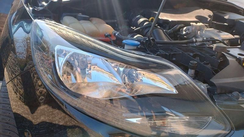 Gebraucht Ford Focus Titanium 125 PS (91 kW) 2013 Schwarz Limousine