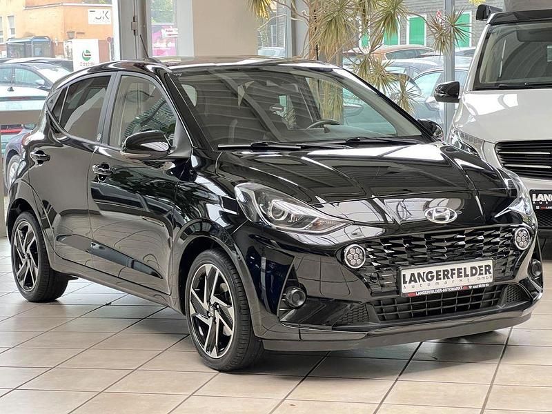 Phantom black / met Gebraucht 2021 Hyundai i10 Edition 30+ Kleinwagen | 14.500 € (Etwas zu teuer) - Bild 1/4