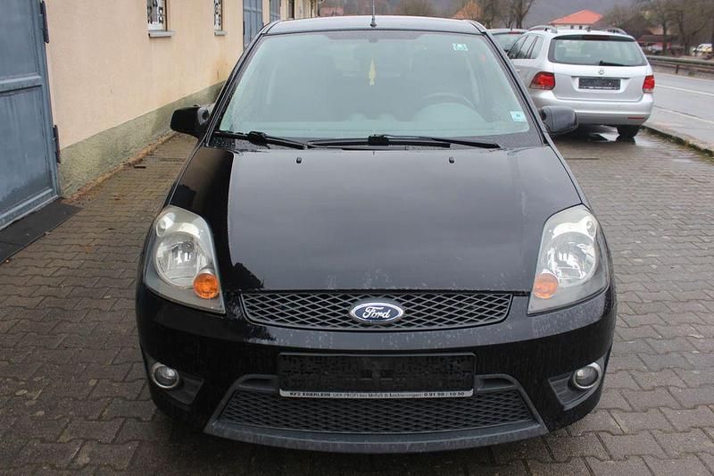 Gebraucht Ford Fiesta 80 PS (58 kW) 2008 Schwarz Kleinwagen