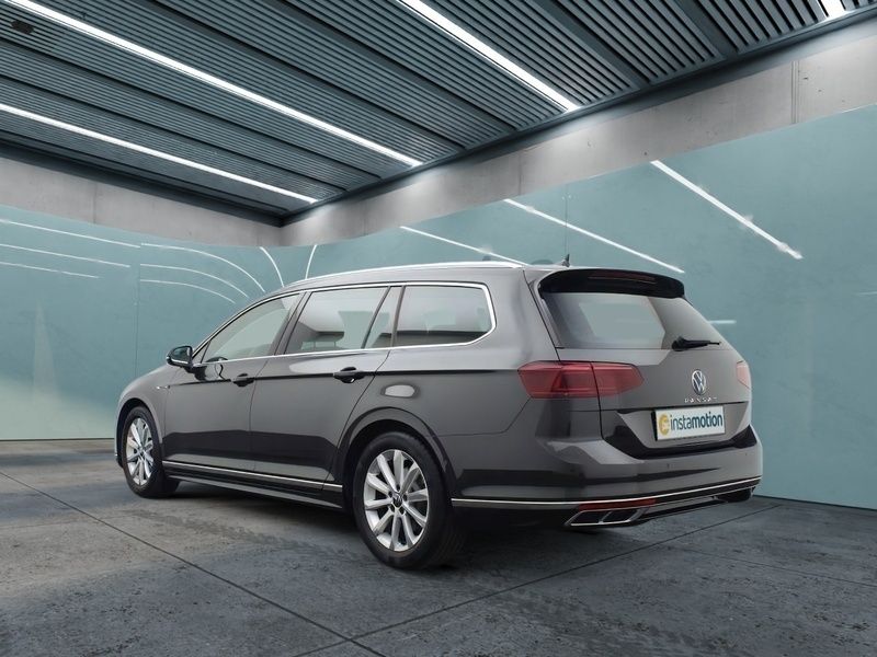 Gebraucht VW Passat IQ Drive 150 PS (110 kW) 2023 Grau Kombi