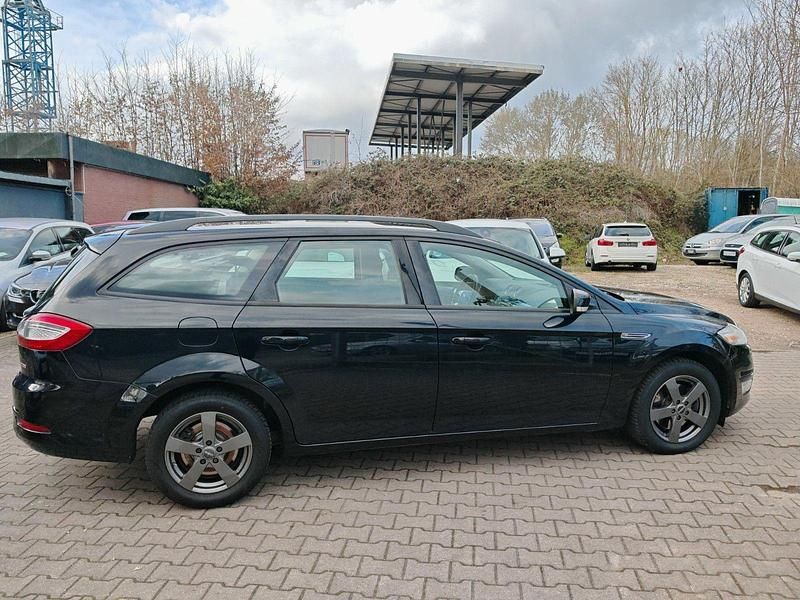 Gebraucht Ford Mondeo 140 PS (102 kW) 2011 Schwarz Kombi