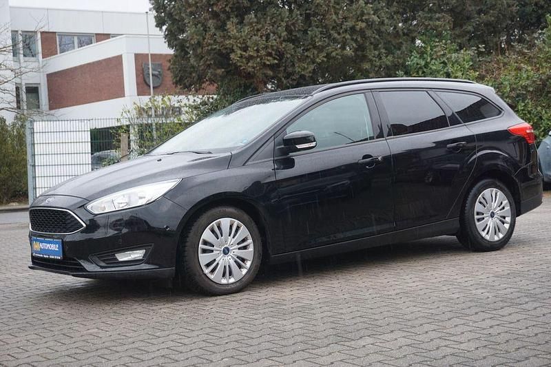 Gebraucht Ford Focus Trend 95 PS (69 kW) 2017 Schwarz Limousine