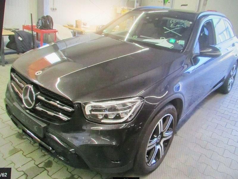 Grau Gebraucht 2021 Mercedes GLC220 Night SUV | 28.999 € (Fairer Preis) - Bild 1/4