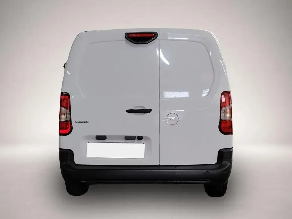 Neu Opel Combo 131 PS (96 kW) 2026 Manufacturer Van / Kleinbus