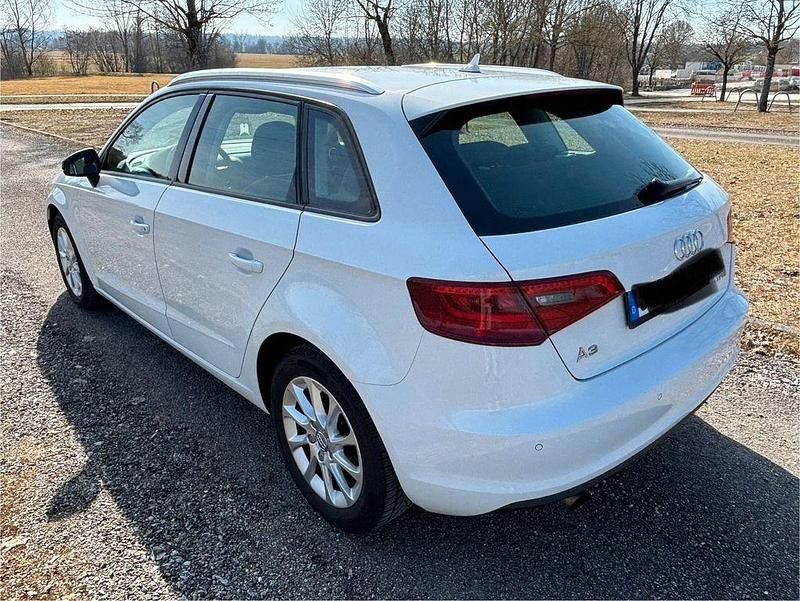 Gebraucht Audi A3 Ambiente 105 PS (77 kW) 2014 Weiß Limousine