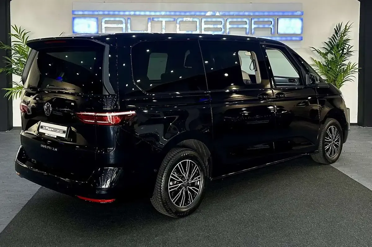 Używany VW T7 150 KM (110 kW) 2025 Czarny Van