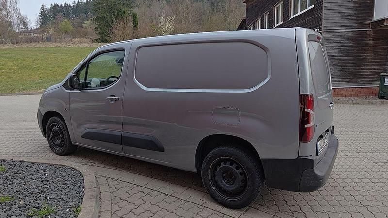 Gebraucht Citroën Berlingo 131 PS (96 kW) 2019 Silber Van / Kleinbus