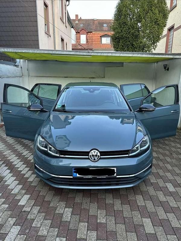 Second-hand VW Golf VII IQ Drive 150 CP (110 kW) 2019 Albastru Hatchback