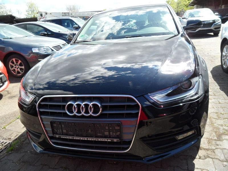 Gebraucht Audi A4 Attraction 120 PS (88 kW) 2013 Schwarz Limousine
