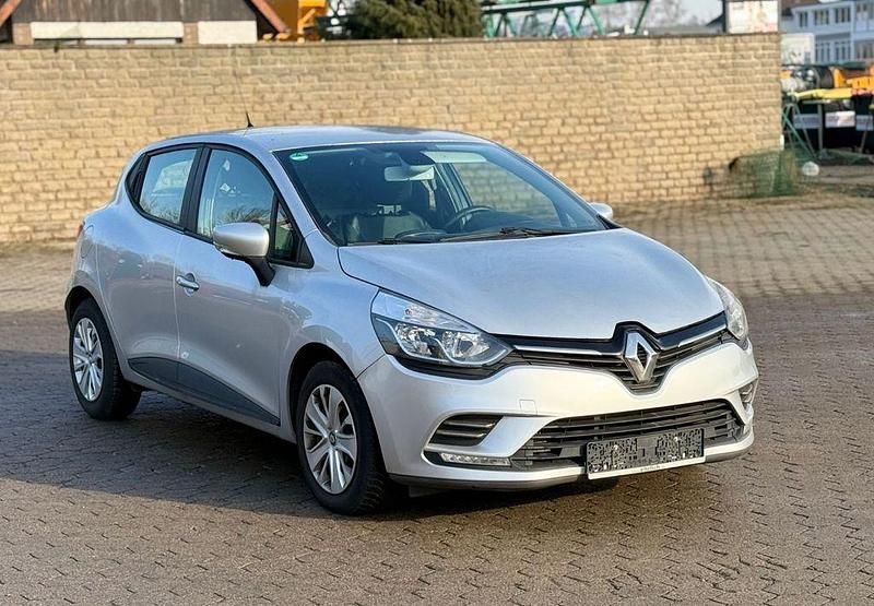 Gebraucht Renault Clio IV 75 PS (55 kW) 2018 Silber Limousine