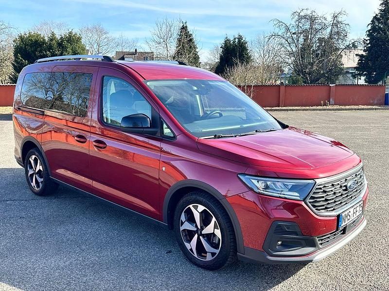 Gebraucht Ford Tourneo Active 122 PS (89 kW) 2024 Rot Van / Kleinbus