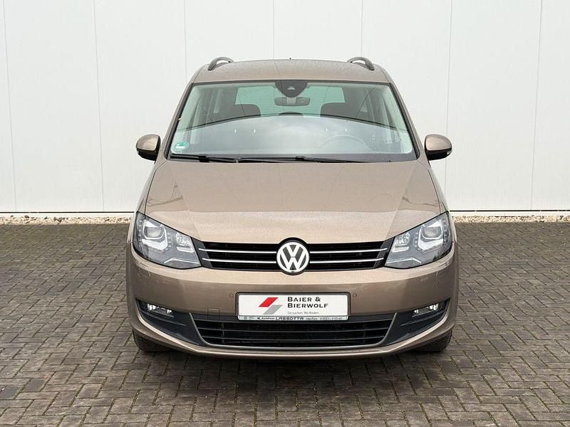 Gebraucht VW Sharan Comfortline 150 PS (110 kW) 2016 Gold Van / Kleinbus