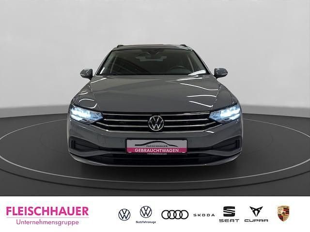 Gebraucht VW Passat Basis 150 PS (110 kW) 2022 Kombi