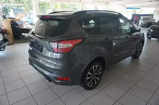 Gebraucht Ford Kuga ST-Line 150 PS (110 kW) 2019 Grau SUV