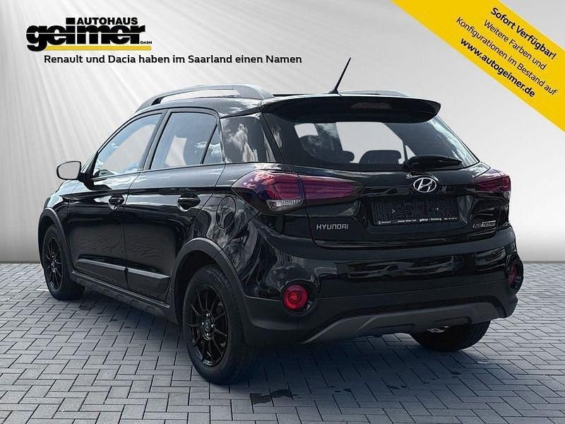 Gebraucht Hyundai i20 Active 101 PS (74 kW) 2019 Schwarz Limousine