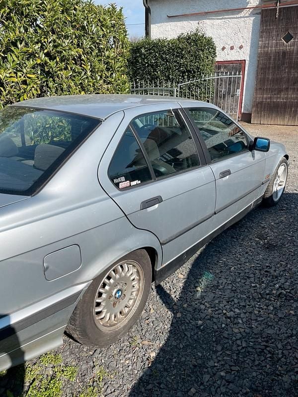 Gebraucht BMW 323 170 PS (125 kW) 1996 Limousine