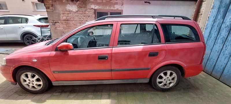 Rot Gebraucht 2001 Opel Astra Kombi | 1.300 € (Fairer Preis) - Bild 1/4
