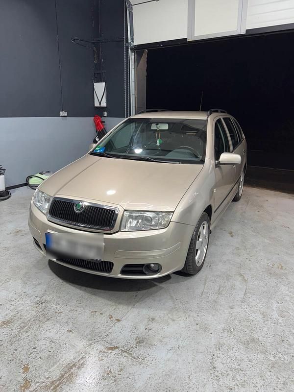 Gold Gebraucht 2004 Skoda Fabia Kombi | 1.299 € (Guter Preis) - Bild 1/4