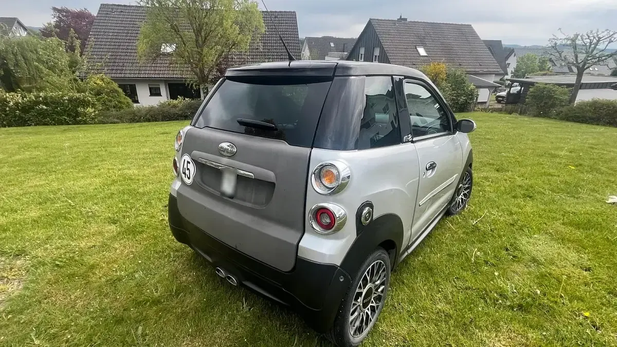 Begagnad Microcar M8 2012 Grå Halvkombi