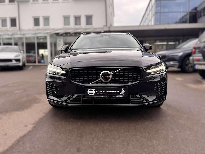 Gebraucht Volvo V60 Plus 455 PS (334 kW) 2022 Schwarz (metallic) Kombi