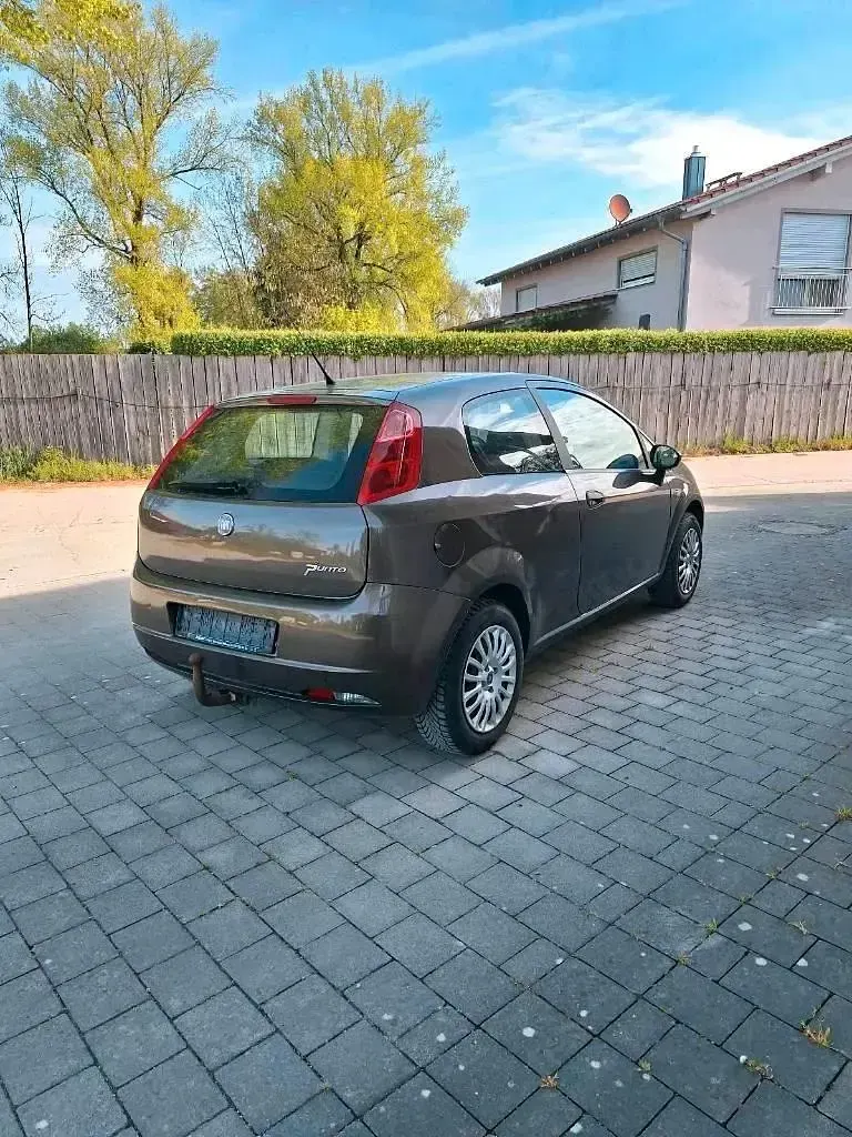 Gebraucht Fiat Punto 65 PS (47 kW) 2009 Grau Kleinwagen