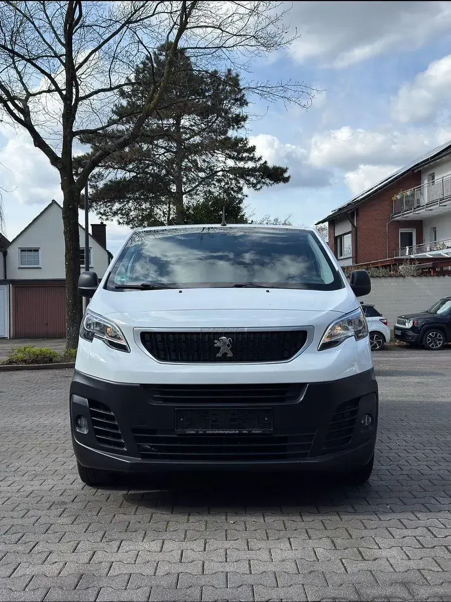 Gebraucht Peugeot Expert 116 PS (85 kW) 2017 Weiß Van