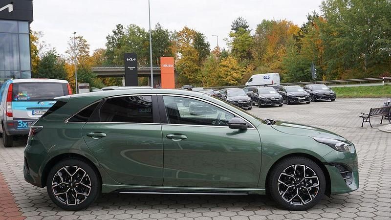 Neu Kia Ceed GT-Line 140 PS (102 kW) 2025 Grün Kleinwagen