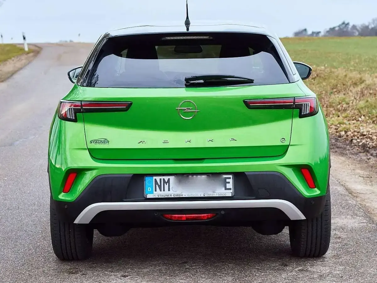 Gebraucht Opel Mokka-e Elegance 100 kW (136 PS) 2023 Grün SUV