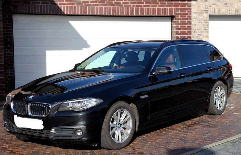 Schwarz Gebraucht 2016 BMW 530 Luxury Line Kombi | 18.250 € (Fairer Preis) - Bild 1/4