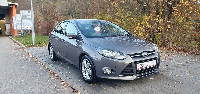 Braun Gebraucht 2014 Ford Focus Champions Edition Limousine | 9.790 € (Etwas zu teuer) - Bild 1/4
