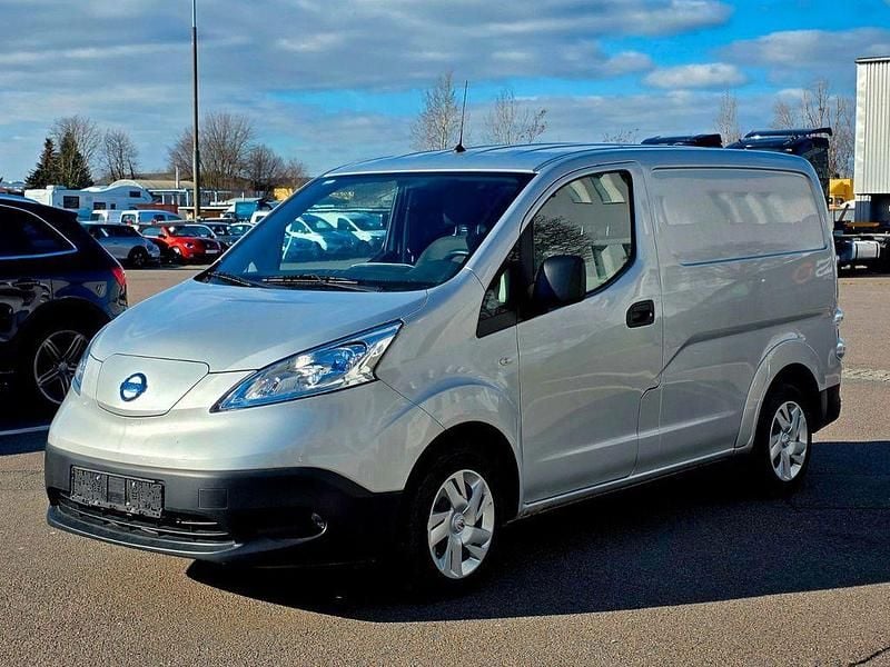 Gebraucht Nissan e-NV200 Comfort 80 kW (109 PS) 2021 Silber Van / Kleinbus