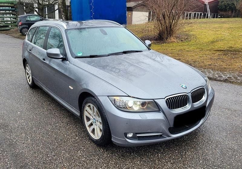 Gebraucht BMW 320 Lifestyle 184 PS (135 kW) 2011 Grau Kombi