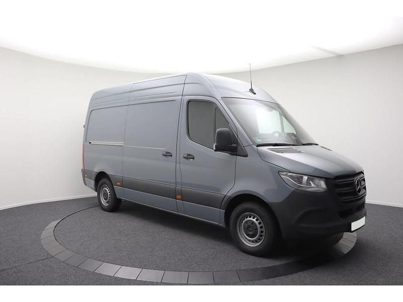 Używany Mercedes Sprinter 170 KM (125 kW) 2024 Niebieski Van