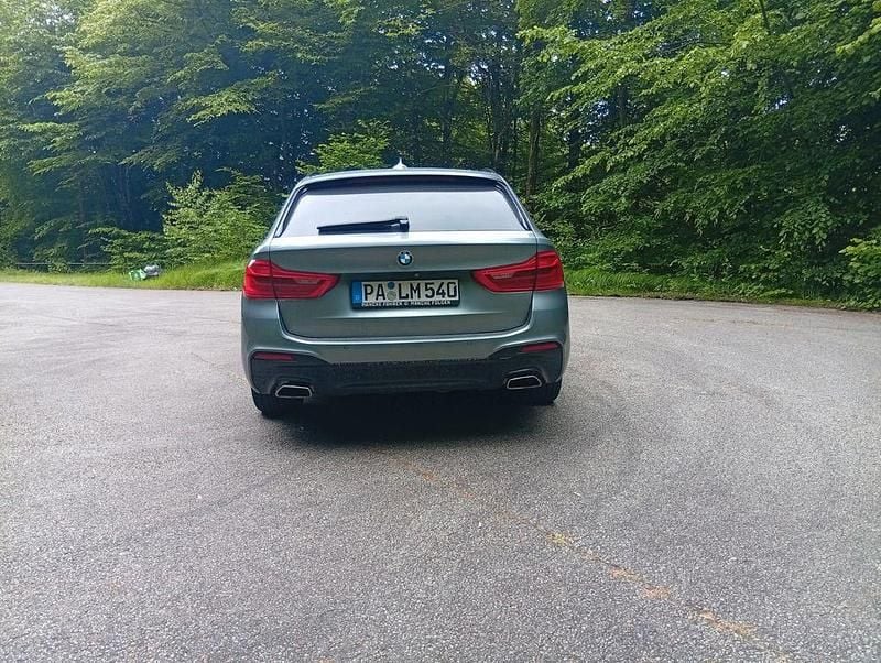 Gebraucht BMW 540 Performance 340 PS (250 kW) 2019 Grau Kombi