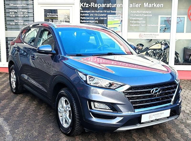 Grau Gebraucht 2019 Hyundai Tucson Trend SUV | 14.462 € (Fairer Preis) - Bild 1/4