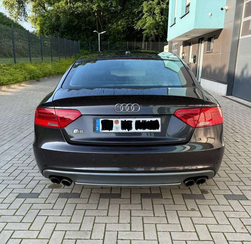 Grau Gebraucht 2012 Audi S5 Kleinwagen | 14.000 € (Etwas zu teuer) - Bild 1/4