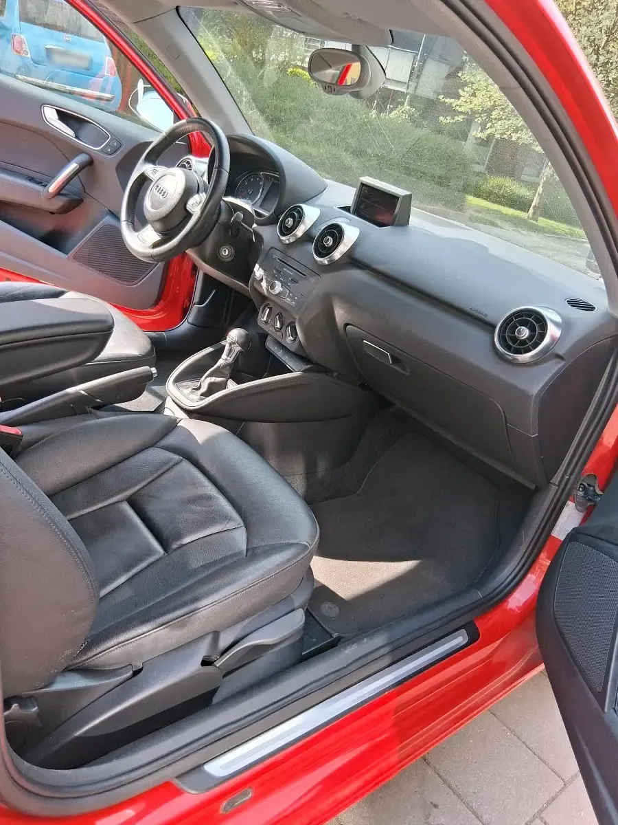 Gebraucht Audi A1 Attraction 122 PS (89 kW) 2013 Rot Kleinwagen