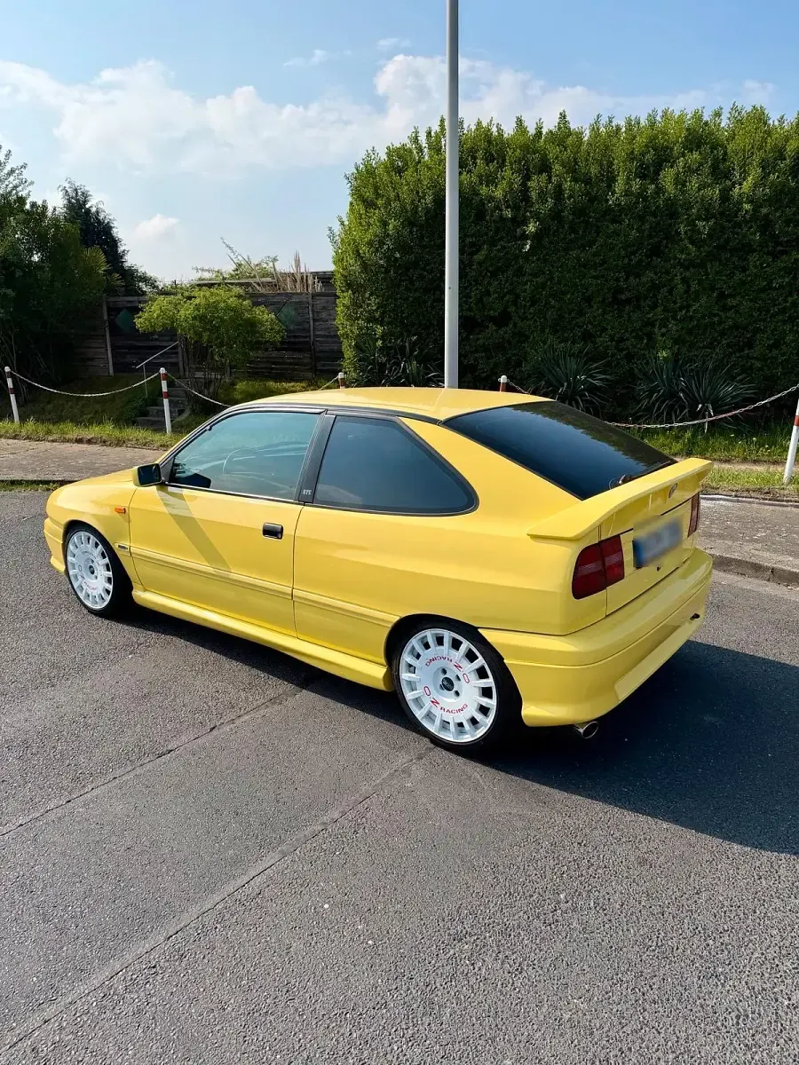 Usata Lancia Delta 193 CV (141 kW) 1999 Giallo Utilitaria