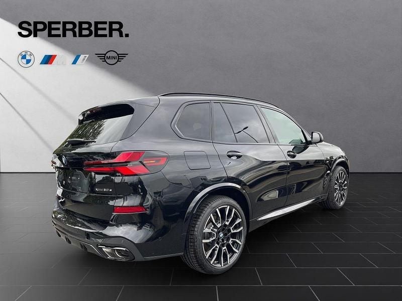 Neu BMW X5 M Sport 489 PS (359 kW) 2025 Schwarz SUV