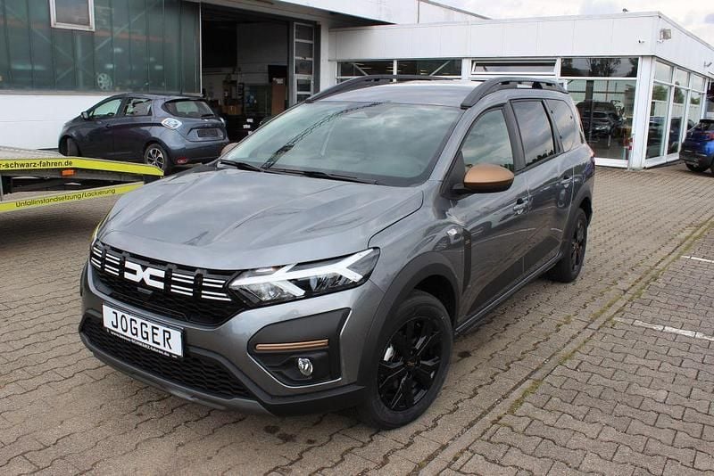 Neu Dacia Jogger Extreme 91 PS (66 kW) 2025 Grau Van / Kleinbus