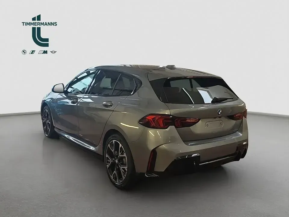 Uusi BMW 120 Performance 170 HP (125 kW) 2026 Harmaa Viistoperä
