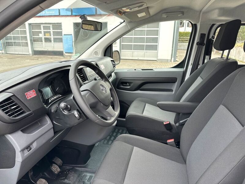 Gebraucht Opel Vivaro 120 PS (88 kW) 2022 Weiß Van / Kleinbus