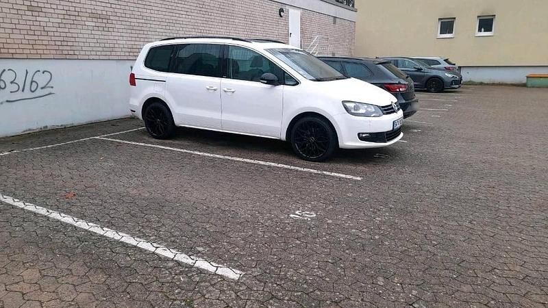 Second-hand VW Sharan 170 CP (125 kW) 2011 Alb Monovolum