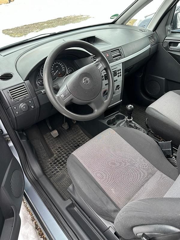 Gebraucht Opel Meriva 101 PS (74 kW) 2005 Silber Van / Kleinbus