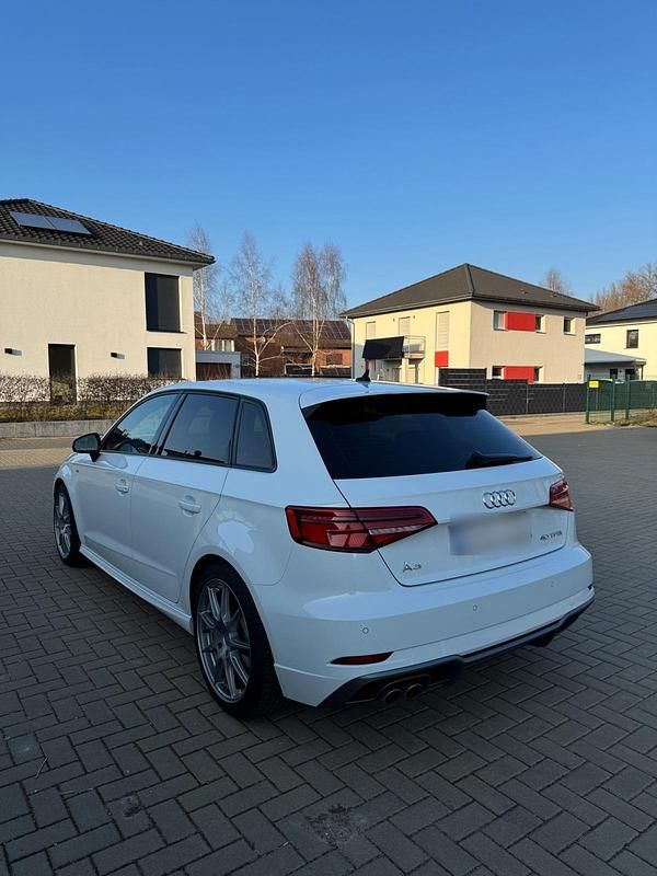 Gebraucht Audi A3 S-Line 190 PS (139 kW) 2019 Weiß Limousine