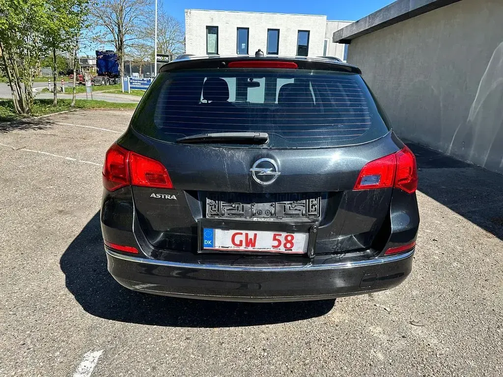 Gebraucht Opel Astra Selection 101 PS (74 kW) 2015 Kombi