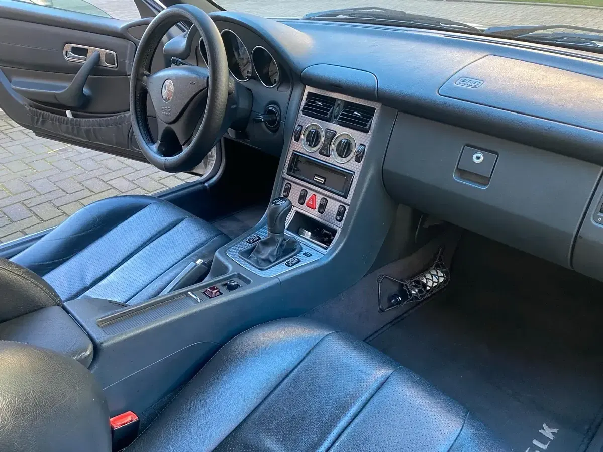 Second-hand Mercedes SLK200 2001 Argintiu Cabrio