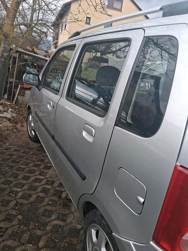 Gebraucht Opel Agila 80 PS (58 kW) 2005 Silber Van / Kleinbus