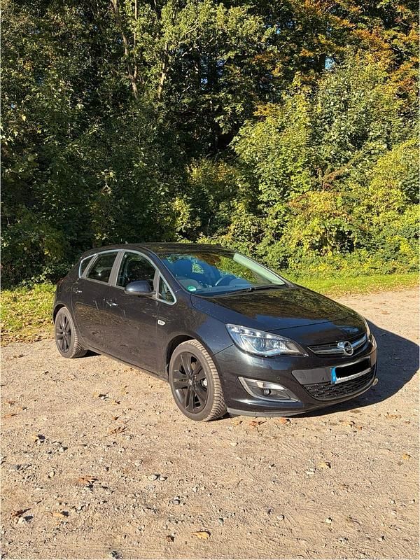 Gebraucht Opel Astra 179 PS (131 kW) 2013 Schwarz Limousine