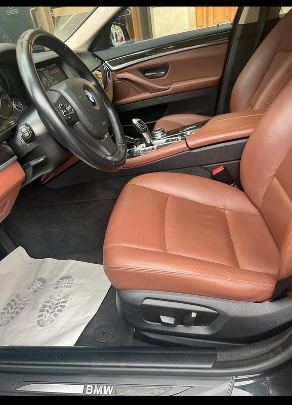 Gebraucht BMW 520 190 PS (139 kW) 2014 Schwarz Kombi